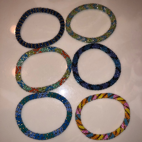 6 lily and laura bracelets - Picture 2 of 2